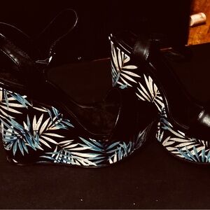 Charlotte Russe Black and Blue Leaf Pattern Wedges